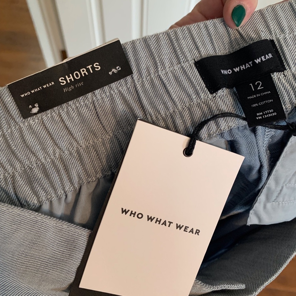 NWT High Rise shorts with Ruffle Detail - Picture 4 of 5